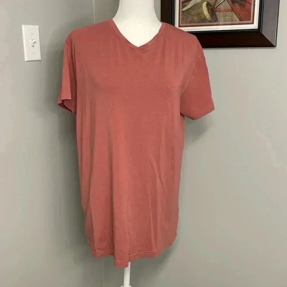 Alphalete Men's L Short Sleeve Pink Lightweight Stretch Badge Logo Crew T-Shirt - Picture 1 of 6